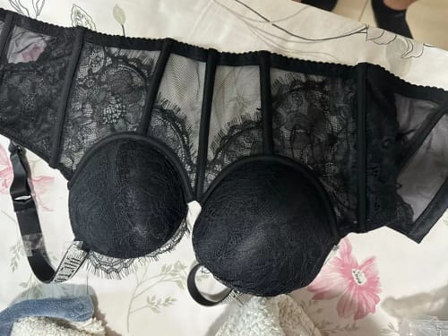 Customer photo review of VICTORIA SECRET CONJUNTO DE LENCERIA A0025