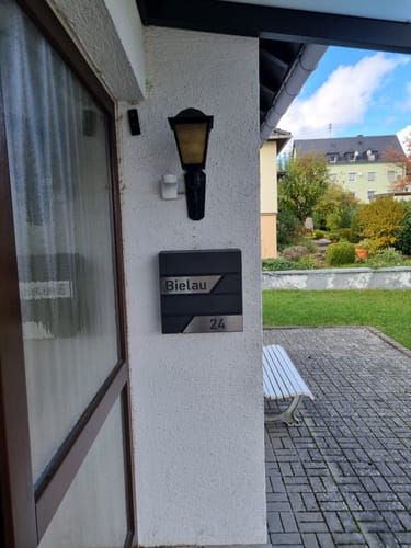 Customer photo review of AlbersDesign Briefkasten B1 Eisenglimmer (DB703) personalisiert mit Edelstahl-Schildern