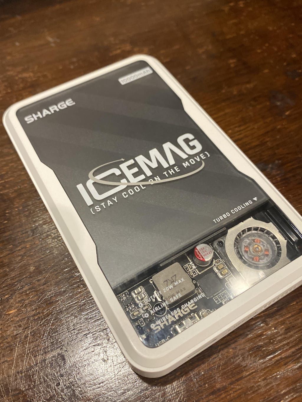 Customer photo review of Sharge ICEMAG 3 (10,000mAh 3A 35W Qi2 Wireless)