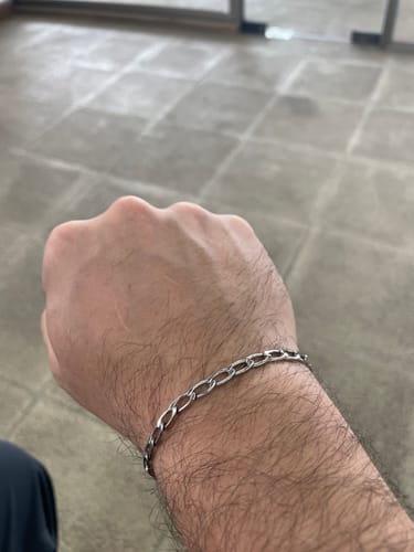 Reseña con foto de un cliente sobre Pulsera Link 4mm OT