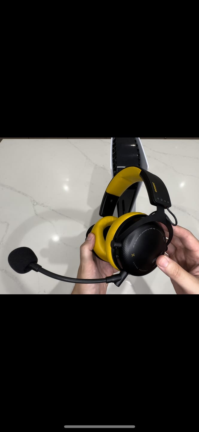 Customer photo review of SOMiC G Series - 7.1 Virtual Surround Sound Wireless Gaming Headset with Detachable Mic - 3 Connection Modes: Bluetooth, 2.4G USB Dongle, Wired 3.5mm - Compatible with PS5 / PS4 / PC / Computer / Phone / XBOX / Switch