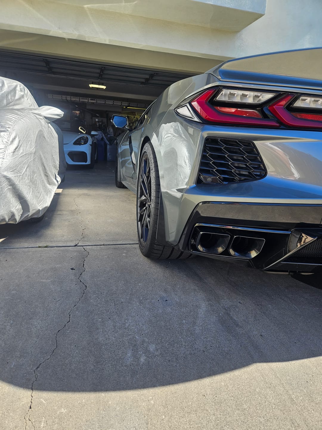 Customer photo review of Chevrolet Corvette C8 XL Extended Front & Rear Splash Guard