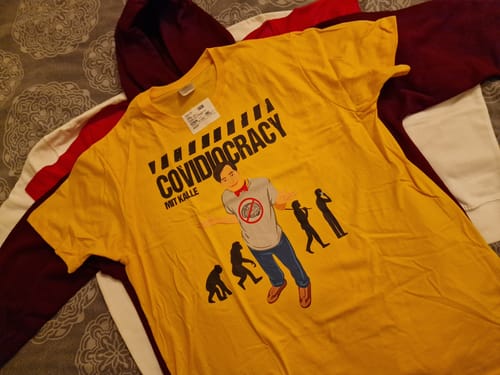 Customer photo review of PREMIUM SHIRT BUBEN • COVIDIOCRACY MIT KALLE