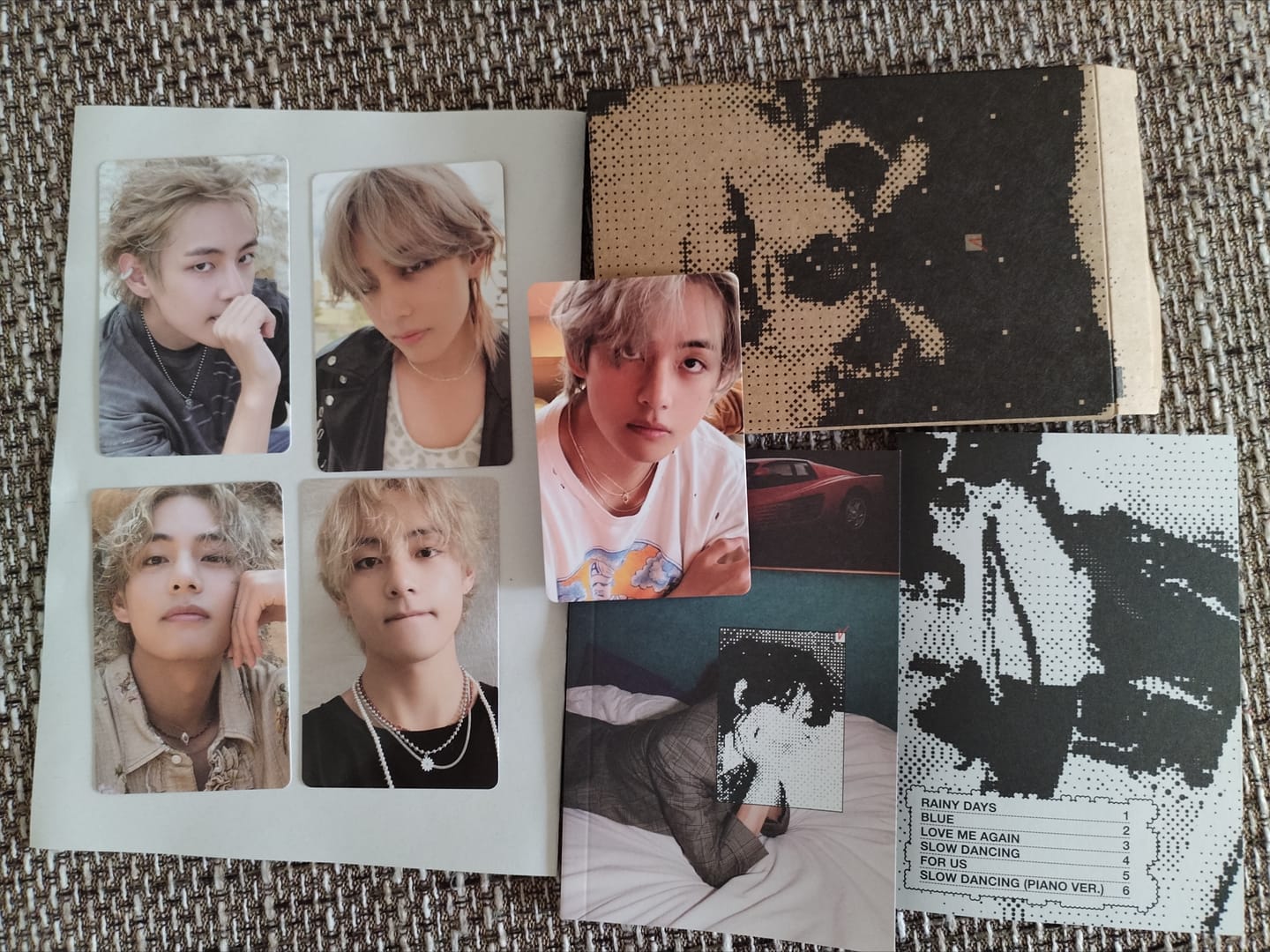 Customer photo review of BTS V - LAYOVER 1ST SOLO ALBUM WEVERSE VER. NO P.O.B VER.