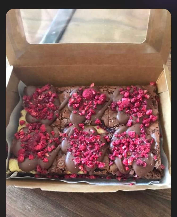 Customer photo review of Mini cheesecake brownie