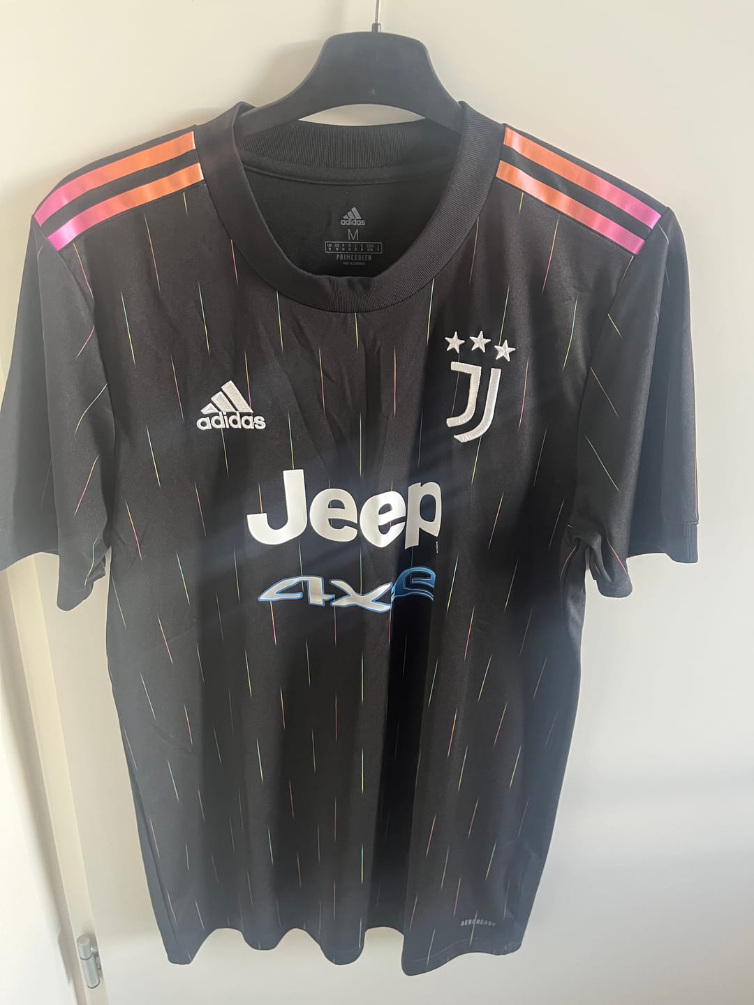 Customer photo review of Classic Voetbalshirt Mystery Box