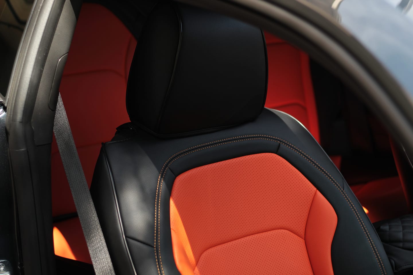 Customer photo review of 6th Gen Camaro Coupe Custom Leather Seat Covers
