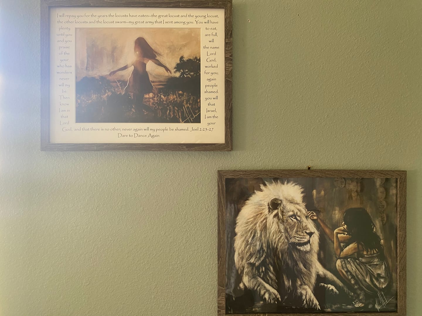 Customer photo review of Intimacy with God - Brown Background