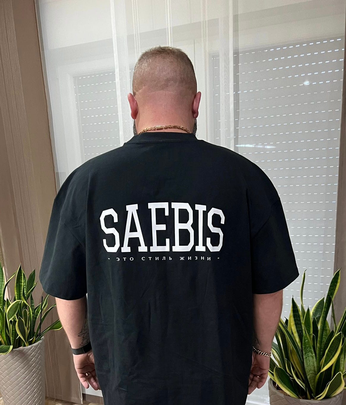 Customer photo review of Lifestyle Herren Extra Oversized Premium T-Shirt schwarz by SAEBIS®