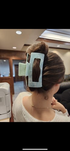 Customer photo review of TR Little Flaws Sale(XXL Claw Clip)