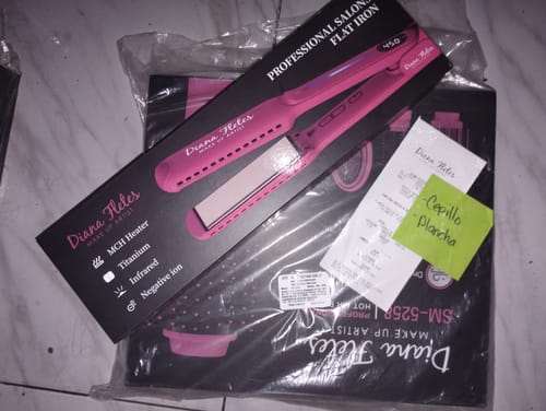 Customer photo review of Plancha Profesional INFRARED  +  Cepillo 5 En 1 Diana Fletes