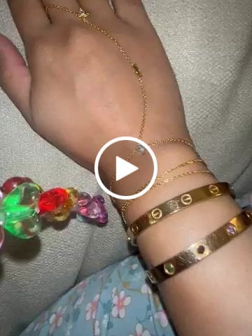 Customer video review of Amber Hand Chain