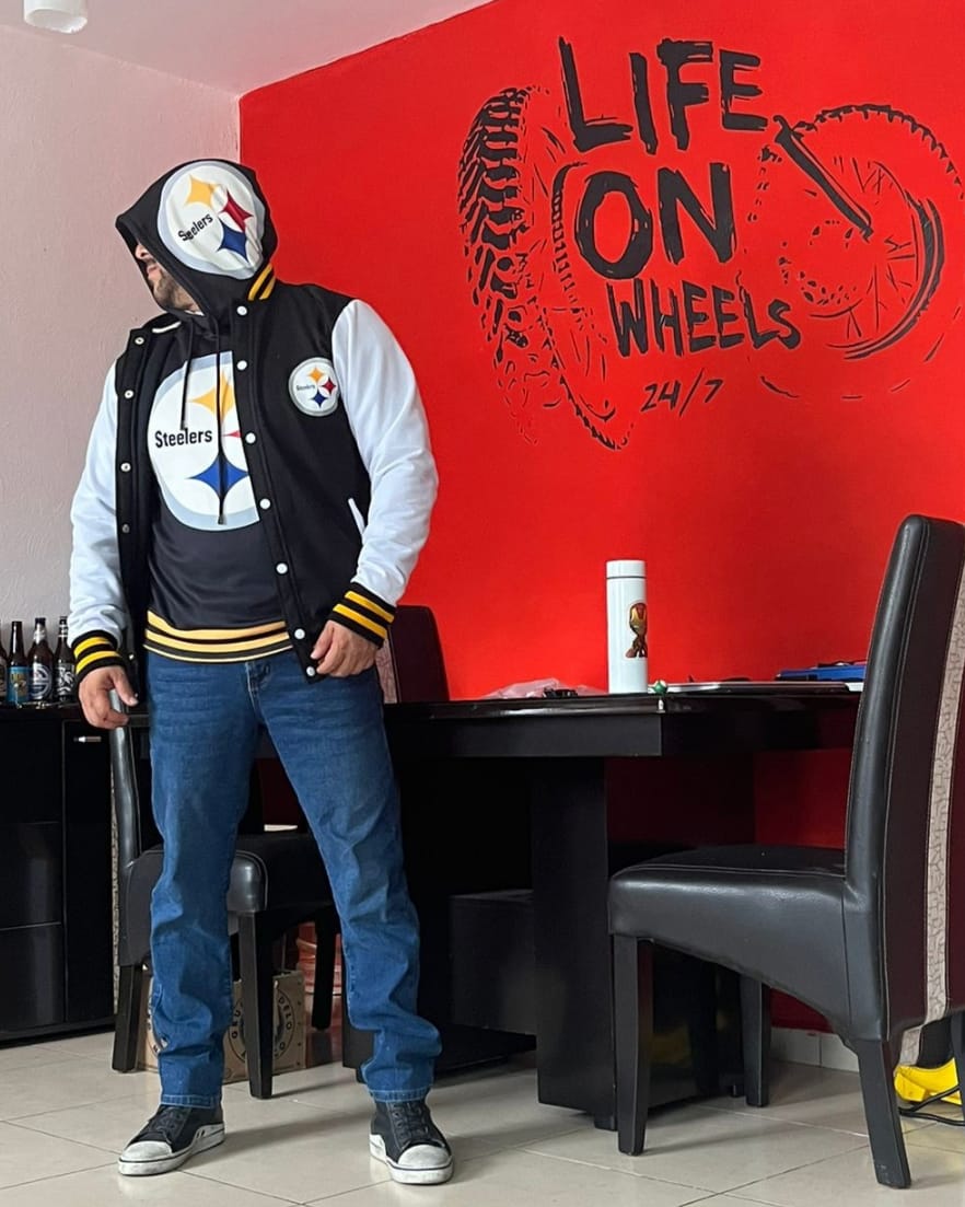 Customer photo review of Chamarra Universitaria NFL Steelers