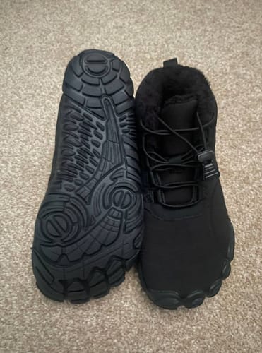 Customer photo review of Caspar Pro - Non-slip & Water-Resistant Winter Barefoot Shoe