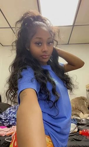 Customer photo review of Melting! Glueless Loose Wave Swiss HD Undetectable Lace 5x5 HD Lace Closure Wig