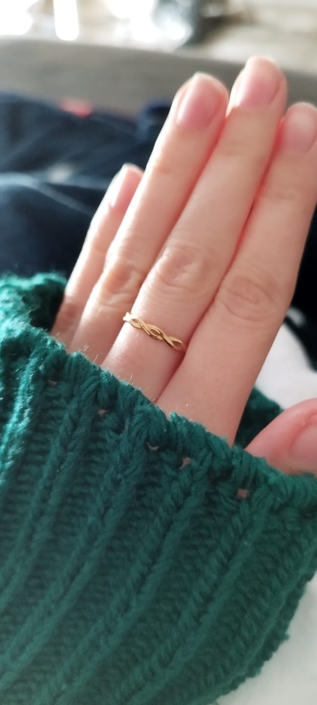 Customer photo review of Infinity 18K Gold Twist Ring