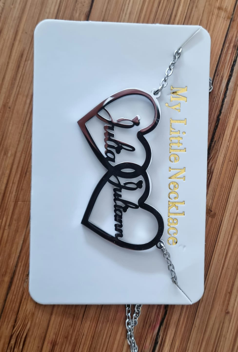 Customer photo review of Collier Double Coeur Personnalisé