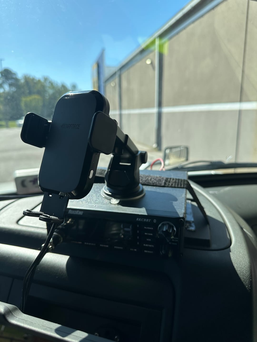 Customer photo review of Auto-Sensing Fast Wireless Car Charger