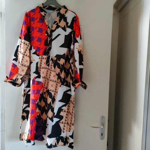 Customer photo review of Sukienka z długimi rękawami i dekoltem w serek