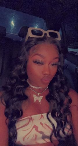 Customer photo review of Melting! Glueless Loose Wave Swiss HD Undetectable Lace 5x5 HD Lace Closure Wig