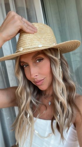 Customer photo review of Chapeau de paille tissée perlé en coquillages ⎮Summer & Chic