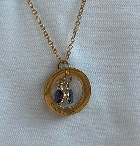 Customer photo review of Ogrlica: Circle Birthstone