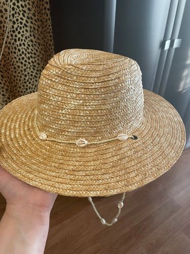 Customer photo review of Chapeau de paille tissée perlé en coquillages ⎮Summer & Chic