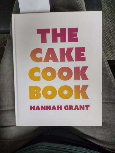 Customer photo review of The Cake Cookbook (Dansk)