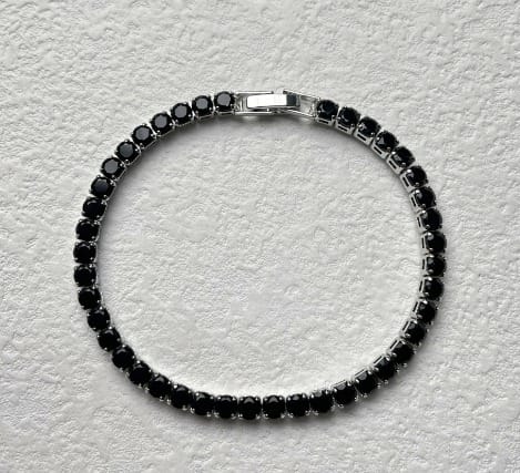 Customer photo review of צמיד טניס כסוף משובץ אבני זירקון שחור