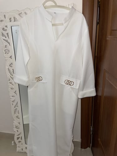 Customer photo review of Jednokolorowa sukienka z rozcięciem na rękawie 3/4