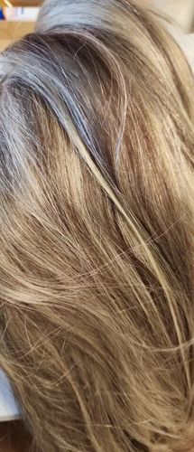 Customer photo review of New Pop P12/613 Light Brown With #613 Highlight Color Glueless Virgin Human Hair Lace Wig