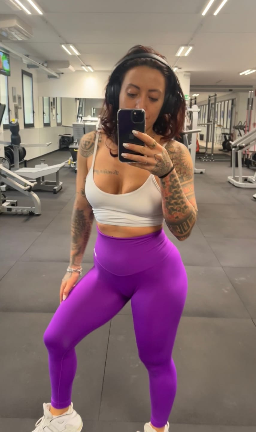 Customer photo review of Leggings All-Up Violet