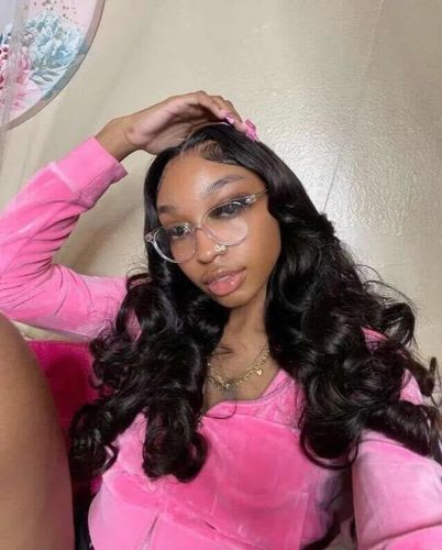 Customer photo review of Melting! Glueless Loose Wave Swiss HD Undetectable Lace 5x5 HD Lace Closure Wig