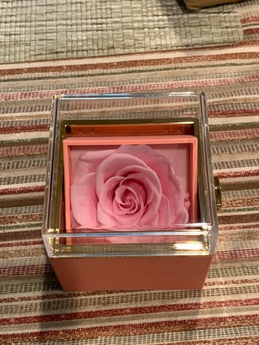 Customer photo review of Eternal Rose Box - W/ Engraved Necklace & Real Rose