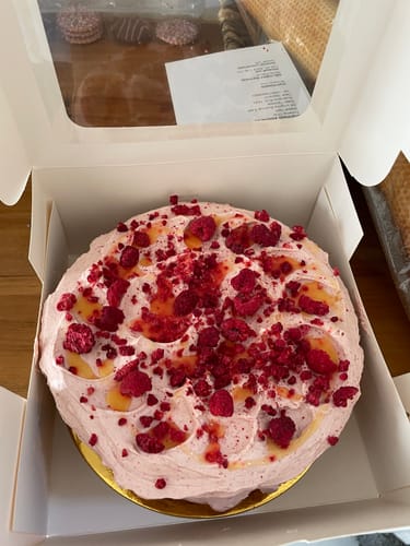 Customer photo review of Lemon & Raspberry Cake