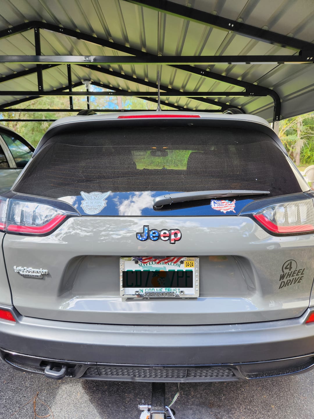 Customer photo review of JEEP Emblem Overlay Decals – American Flag Print | Fits Grand Cherokee, Cherokee, Compass, Renegade, Liberty & Patriot