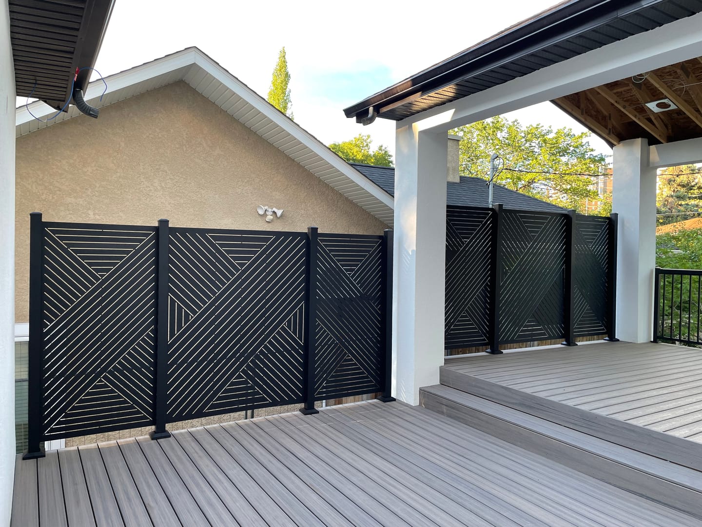 Customer photo review of Privacy Screen (Hexx)