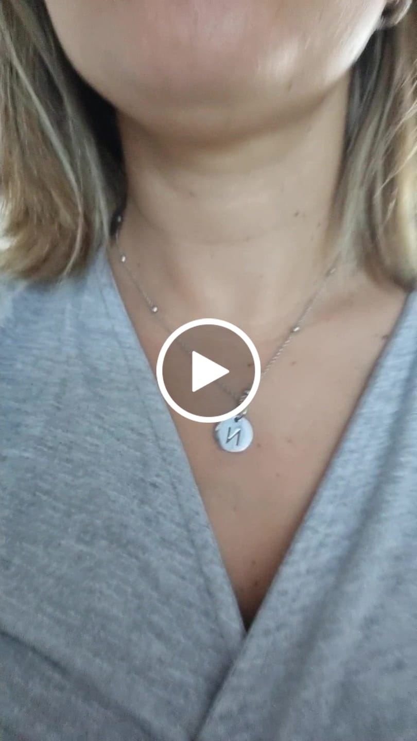 Customer video review of Collar Círculo Inicial