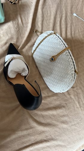 Customer photo review of Leah - Black