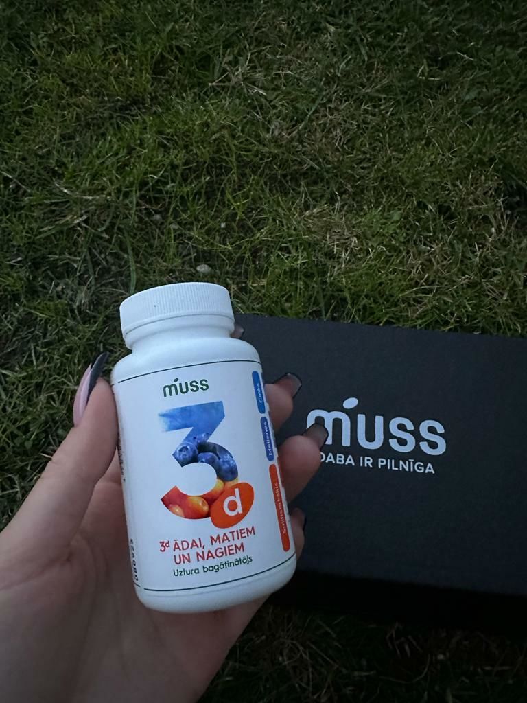Customer photo review of Organic Hair, Skin & Nails Vitamins–3d