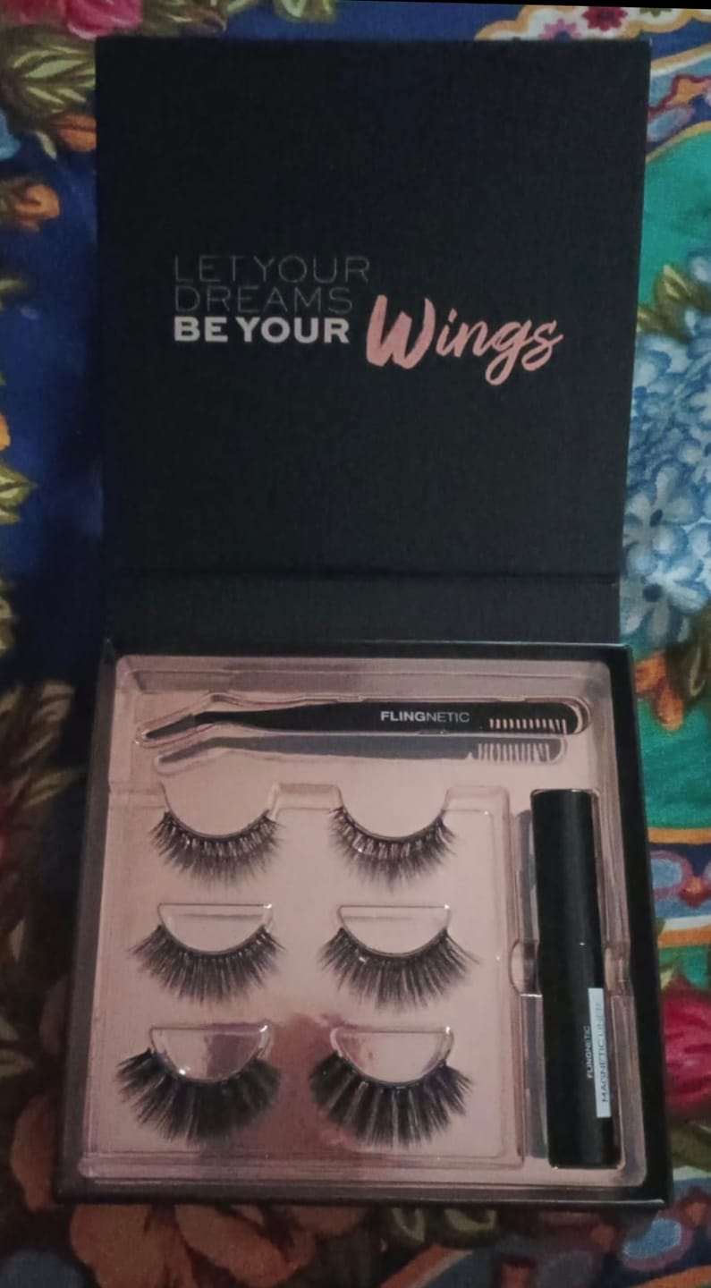 Customer photo review of FLINGNETIC MAGNETIC EYE LINER & LASHES KIT (12 Magnets - NEW EDITION)