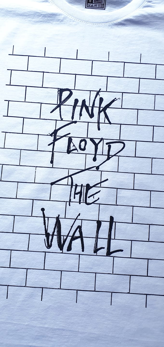 Customer photo review of Pink Floyd – The Wall Logo