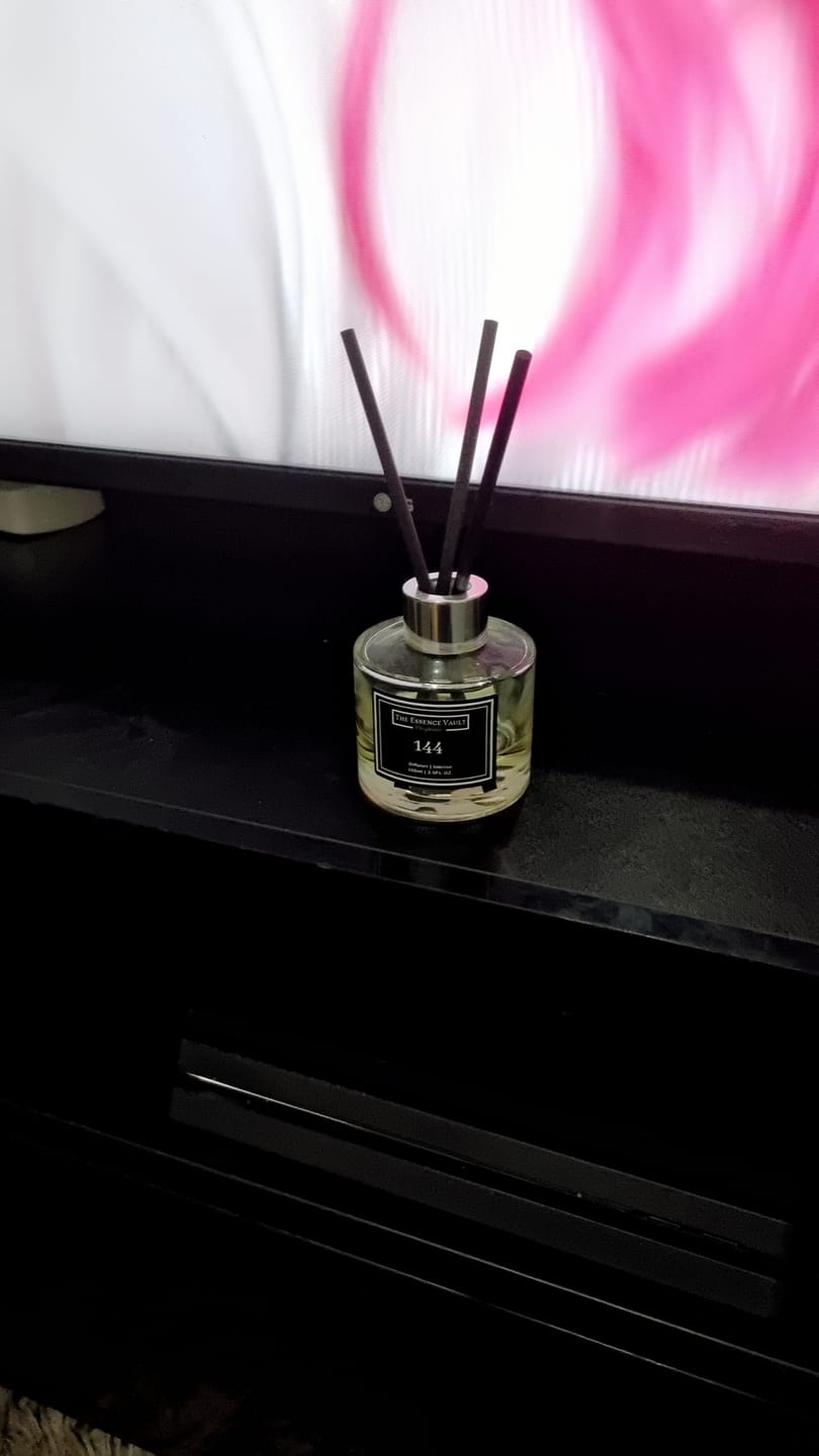 Customer photo review of Inspired By La Vie Est Belle - 144 - Home Reed Diffuser