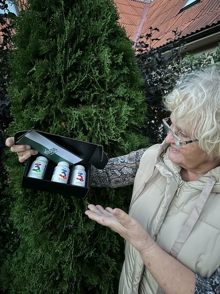 Customer photo review of Organic Hair, Skin & Nails Vitamins–3d