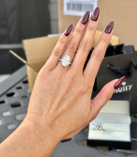 Customer photo review of 8.0 Carat Louily Exclusive Oval Cut Simulated Diamond Engagement Ring