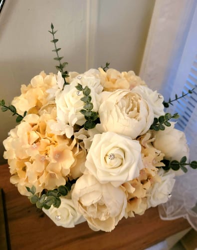 Customer photo review of Bulk 16 Colors 18" Luxury Peony Bush Vintage Artificial Peony Floral Arrangements Wholesale