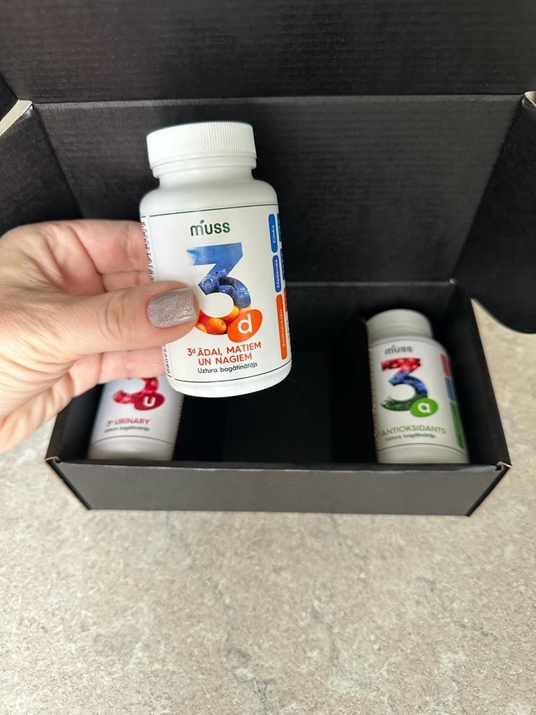 Customer photo review of Organic Hair, Skin & Nails Vitamins–3d