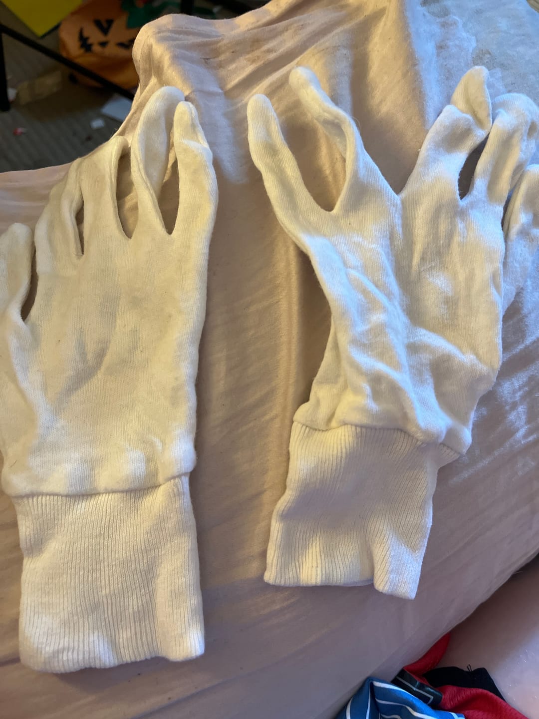 Customer photo review of White Gloves (bar socks)