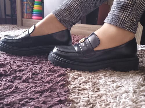 Reseña con foto de un cliente sobre Mocasines JoJo Boton Negro