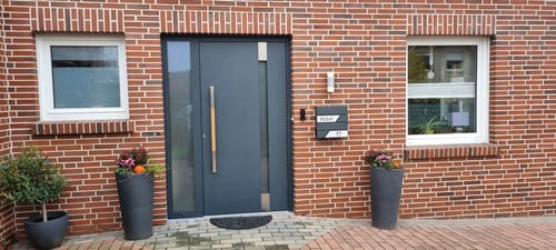 Customer photo review of AlbersDesign Briefkasten B1 anthrazit (RAL7016) personalisiert mit Edelstahl-Schildern